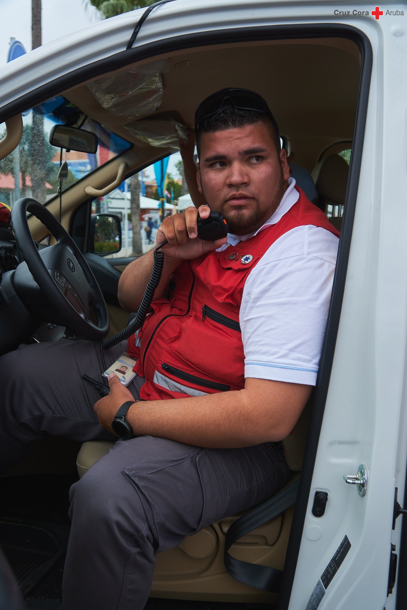 Red Cross Aruba volunteer using C3 radio communication